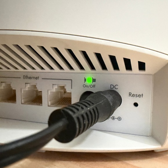 Netgear Orbi Router RBR40 WiFi System AC2200‎ Tri-Band Mesh WiFi Wireless Router - Picture 7 of 9